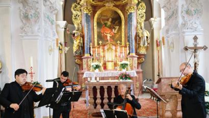 Bild: do
Wer kennt es nicht - das Bamberger Streichquartett. Das international bekannte Ensemble bringt Klassik auf höchstem Niveau in die Kirche Johannes Evangelist in Oberbibrach.