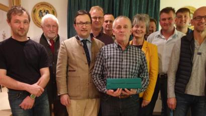 Bild: exb
Einstimmig endeten die Wahlen zum Vorstand der Jagdgenossenschaft Pursruck-Schwand. Im Bild sind (von links) zu sehen: Stefan Lorenz, die beiden Jagdpächter Ulrich und Ruppert Schmid, Anton Heldmann, Andreas Fischer, Theodor Schadl, Sieglinde Baumgärtner, Bürgermeister Alwin Märkl, Franz Fruth, Markus Schadl und Willibald Donhauser.