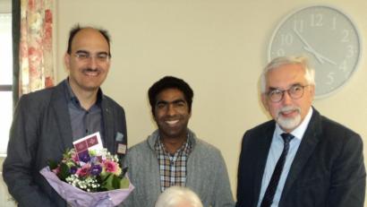 Bild: ksi
Thekla Ritz (vorne) feierte ihren 90. Geburtstag. Ihr gratulierten (von links) Heimleiter Stefan Leitner, Pfarrvikar Joseph Kokkoth und Bürgermeister Manfred Rodde.