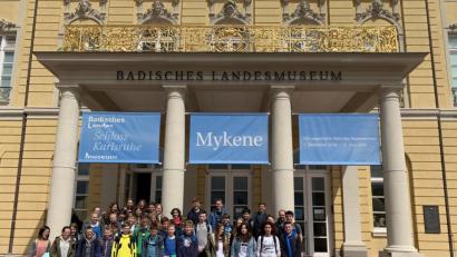 Bild: Irene Grünauer/exb
Die Gruppe vor dem Badischen Landesmuseum im Karlsruher Schloss.