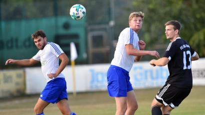Bild: Alfred Schwarzmeier
Manfred Widegger (rechts) wird in der kommenden Saison einer von zwei Spielertrainern des TV Nabburg.