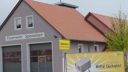 Bild: rn
Mit dem Plakat "Bitte lächeln! Blitzer" warnt die Gemeinde vor überhöhter Geschwindigkeit im Gemeindebereich.