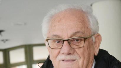 Bild: Gabi Schönberger
Alfons Heidingsfelder - hier bei der Präsentation der Notfallkarte - will zum Jahresende das Amt als Seniorenbeauftragter der Stadt niederlegen.