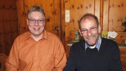 Bild: Hirsch
Insektenforscher Dr. Andreas Segerer (links) und Kreisgruppenvorsitzender Klaus Pöhler (rechts) fordern ein radikales Umdenken beim Artenschutz.