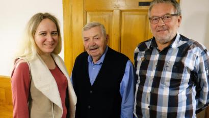 Bild: do
Der langjährige Sänger Franz Blendinger (Mitte) feiert seinen 85. Geburtstag.