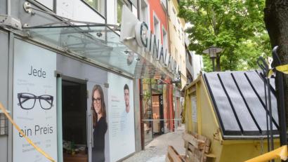 Bild: Gabi Schönberger
Auf Damenmode folgen Brillen: In der Max-Reger-Straße 12 eröffnet demnächst eine Filiale von "eyes + more".