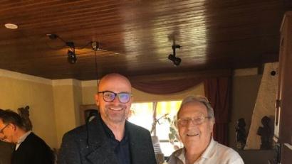 Bild: mad
Heinz Herrmann (rechts) feierte seinen 80. Geburtstag. Bürgermeister Maximilian Beer überbrachte die Glückwünsche der Gemeinde.