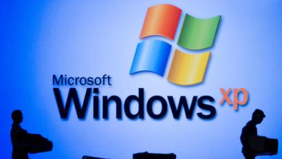 Bild: Andrea Warnecke/dpa
Microsoft hat die Aktualisierungen auf seinen Supportseiten zum Herunterladen bereitgestellt - selbst für Windows-Versionen wie XP, die offiziell schon lange nicht mehr unterstützt werden.