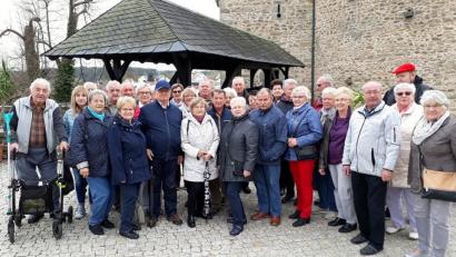 Bild: Dobmeier
Die SPD AG 60plus besichtigt die Burg Falkenberg.