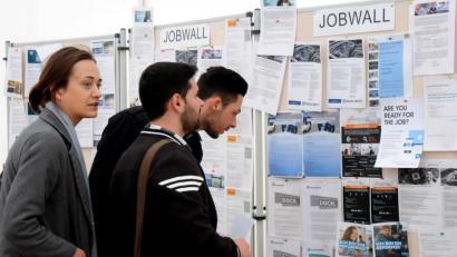 Bild: Stephan Huber
Beim Career Day der Ostbayerischen Technischen Hochschule gibt es nicht nur die Möglichkeit, mit eventuellen künftigen Arbeitgebern persönlich in Kontakt zu treten. Es geht auch etwas anonymer.