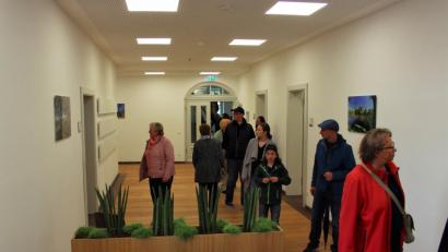 Bild: stg
Deutlich mehr Besucher als sonst machten sich beim „Tag der offenen Tür“ auf, um das generalsanierte Rathaus zu erkunden.