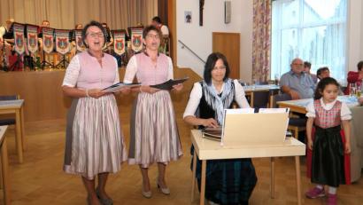 Bild: Hirsch
Der „Dachelhofer Dreigesang“ hatte heitere, bayerische Melodien im Programm.