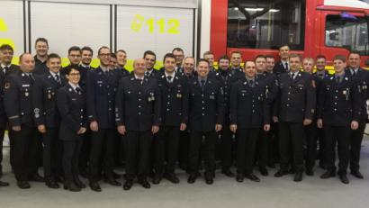 Bild: xri
Mitglieder der Feuerwehren aus Grafenwöhr, Gößenreuth, Gmünd, Hütten und Speinshart nehmen gemeinsam erfolgreich an der Leistungsprüfung zur Technischen Hilfeleistung zusammen.