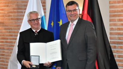 Bild: Bayerische Staatskanzlei/Rolf Poss
Verleihung der Europamedaille.