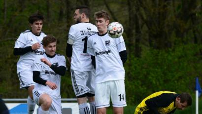 Bild: ham
Auch die Mauer der SG Pertolzhofen/Niedermurach muss gut stehen. Am Sonntag kommt Spitzenreiter SG Silbersee zum entscheidenden Spiel.