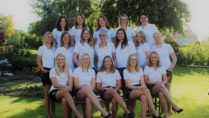 Bild: bnr
Die hübschen Festdamen der Feuerwehr Pamsendorf setzen dem Fest die Krone auf. Voller Aufregung fiebern sie dem Ereignis entgegen.