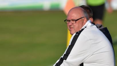 Bild: A. Schwarzmeier
Krankheitsbedingt musste Rüdiger Fuhrmann mehrere Wochen aussetzen. In Waldkirchen nimmt der Etzenrichter Trainer erstmals wieder auf der Bank Platz.