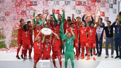 Bild: agentur_dpa
Die Spieler der FC Bayern München bejubeln den 29. Titel in der Fußball-Bundesliga.