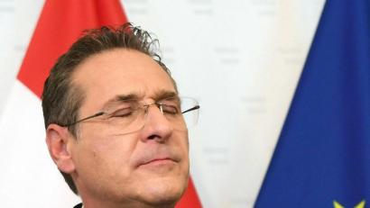 Bild: Helmut Fohringer/APA/dpa
Gestolpert über das Ibiza-Video: Heinz-Christian Strache, Bundesobmann der FPÖ und Vizekanzler, erklärte am Samstag seinen Rücktritt von beiden Posten.