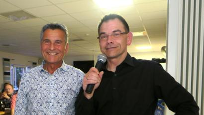 Bild: Hirsch
Die Fusionsbeauftragten Horst Hohler (links) und Michael Klement (rechts) hielten ein leidenschaftliches Plädoyer für den Zusammenschluss des SC Ettmannsdorf und des FC Schwandorf.