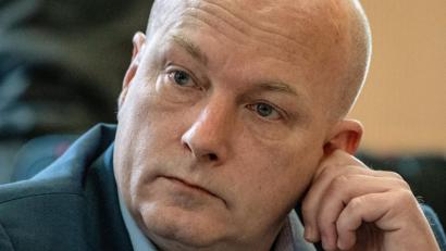 Bild: Armin Weigel/dpa
Joachim Wolbergs, suspendierter Regensburger Oberbürgermeister, im Verhandlungssaal im Landgericht.