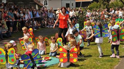 Bild: R. Kreuzer
Die Kinder mimten viele Tiere und zogen durch Wiese, Wald und Heide.
