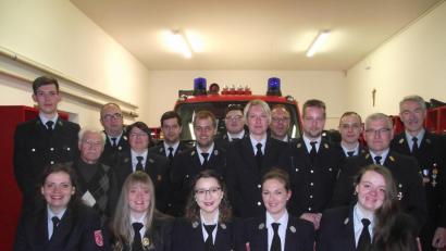 Bild: ror
Die 50. Gruppe der Muglhofer Feuerwehr legt erfolgreich ihre Prüfung "Gruppe im Löscheinsatz" ab.