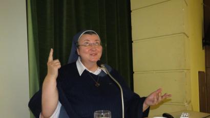 Bild: ubb
Der gute Draht zum lieben Gott ist Schwester Teresa wichtig. Aber er könnte schon auch öfter mal vorbeischauen, meinte sie lachend.