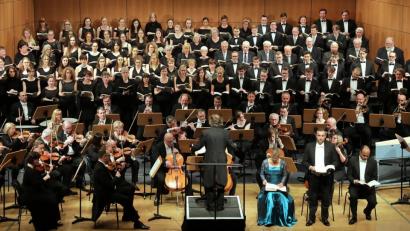 Bild: Wolfgang Steinbacher
Bravorufe und Beifallspfiffe gab es am Sonntag für die sehr gut besuchte Aufführung „Die Schöpfung“ von Joseph Haydn im Amberger Congress Centrum.