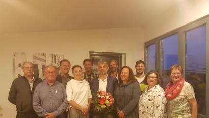 Bild: wos
Der Vorstand des SPD-Ortsvereins Poppenricht-Traßlberg mit Bürgermeister und Vorsitzendem Roger Hoffmann (Mitte). Zur Wahl gratulierte Bezirksrat Richard Gaßner (Dritter von links).