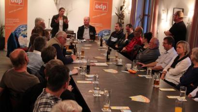 Bild: exb
ÖDP-Europa-Spitzenkandidatin Agnes Becker in Kastl.