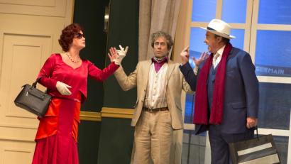 Bild: Theater Hof/H. Dietz Fotografie
Wie es im Leben eines Startenors halt zugeht: Temperamentvoll, rasant und enorm witzig präsentierte das Theater Hof die Komödie "Das Geheimnis der drei Tenöre".