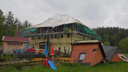 Bild: tr
Bei der Sanierung der Hammermühle bei Falkenberg haben die Arbeiten am Wohnhaus begonnen.