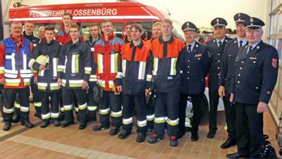 Bild: nm
Nach drei Jahren setzten zehn Feuerwehrler, ihre Ausbilder und Prüfer den Schlusspunkt. Das neue Ausbildungsmodell „Modulare Truppausbildung“ (MTA) verlangt ein hohes Maß an körperlicher und geistiger Fitness. Bild: nm
