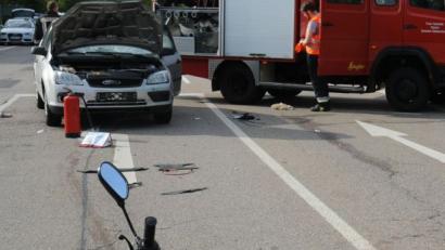 Bild: gfr
Der 76-jährige Fahrer dieses Rollers schwebte am Freitag bei Redaktionsschluss in Lebensgefahr.