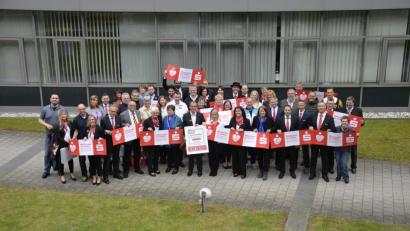 Bild: Kathrin Schmidt/exb
Die Sparkasse Amberg-Sulzbach unterstützt Mitarbeiter, die sich ehrenamtlich engagieren.