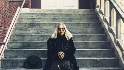 Bild: Mike Dillon
Auf "Kicks" präsentiert Rickie Lee Jones ihre neusete Sammlung an Songs aus den 50er bis 70er Jahren. Mit einer Mischung aus Pop, Rock und Jazz präsentiert sie ihre einzigartige und anspruchsvolle Interpretation dieser Songs.