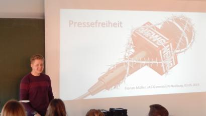 Bild: exb
Der Journalist Florian Müller, Wirtschaftskorrespondent der Nachrichtenagentur AFP, besuchte das JAS-Gymnasium Nabburg.