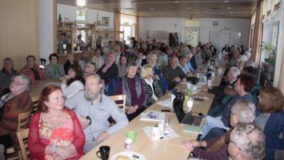 Bild: wro
Das Interesse am seniorenpolitischen Konzept war enorm. Im Sportzentrum reichten die Plätze fast nicht aus.