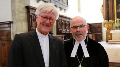 Bild: Bistum Regensburg/Jakob Schötz
Landesbischof Heinrich Bedford-Strohm (links) und Regionalbischof Hans-Martin Weiss
Bild: Bistum Regensburg/Jakob Schötz