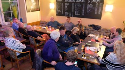 Bild: exb
Kommunalpolitische Themen standen im Mittelpunkt des Bürgergespräches der CSU/ÜCW-Stadtratsfraktion im Stadtcafe