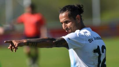 Bild: A. Schwarzmeier
Anadoluspor-Spielertrainer Akram Abdel-Haq muss mit einer Rumpftruppe gegen den TSV Pressath antreten.