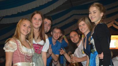 Bild: jr
Von Beginn an ging am Samstagabend die Post im Konnersreuther Festzelt ab.
