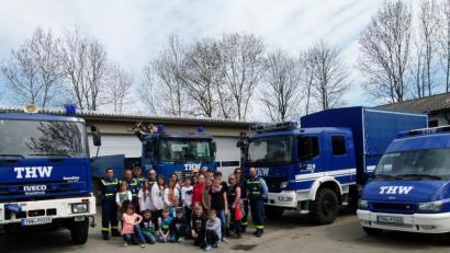 Bild: bgl
456 Besucher erkunden den Fahrzeugpark des Technischen Hilfswerks (THW) in Oberviechtach.