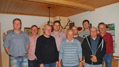 Bild: enz
Bei den Neuwahlen des Wasserbeschaffungsverbandes Ernestgrün (von links): Rainer Ott (Kassenprüfer), Oswald Weig (stellvertretender Vorstand), Hubert Dietl (Kassenprüfer), Hans-Jürgen Maischl (Vorsitzender), Alfons Stingl (scheidender Vorstand), Christian Ulrich (Schriftführer), Kevin Führlich (Kassier) sowie Wolfgang Zant und Hermann Fischer (Wasserwarte)