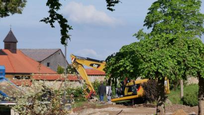 Bild: gz
Der obere Teil des Schulinnenhofes wird neu gepflastert.