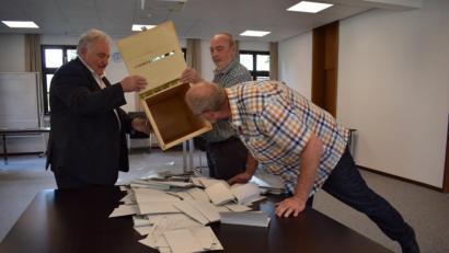 Bild: szl
Die Auszählung der Wahlergebnisse der Europa-Wahl 2019 im Landratsamt in Tirschenreuth.