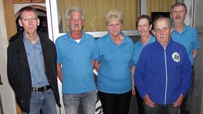 Bild: Dobmeier
Die neu gewählte Vorstandschaft der „Schießgruppe Weiden 2016“ mit Vorsitzendem Karl-Heinz Klein sen. (Zweiter von links).