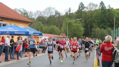 Bild: pi
Andreas Hecht (Nr. 101) gibt bereits beim Start Gas.