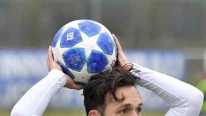 Bild: Hubert Ziegler
Der Gebenbacher Oliver Gorgiev bei einem Einwurf.